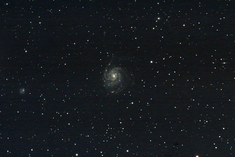 M 101 + 5474 : Galaxies dans uma