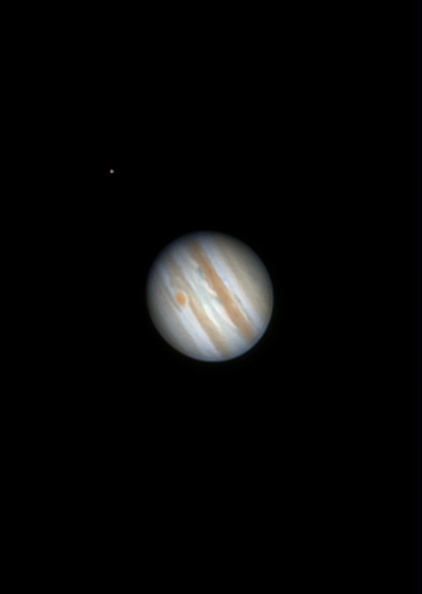 Jupiter avec Io :
- 309s de vidéo avec des poses de 0.05s, nuit du 01/02/25 à St Aubin de Médoc.
- RC8 barlow 2, Asiair +, ASI662MC.
Ma première image en planétaire ! Jupitere avec Io.jpeg