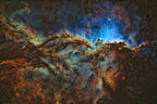 NGC 6188 (4841 visites) Officiellement désignée sous le nom de NGC 6188, « Les Dragons Combattants d'Ara » est une nébu... NGC 6188