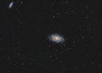 NGC2336 (8 visites) NGC 2336 est une vaste galaxie spirale intermédiaire située dans la constellation de la Girafe.
21... NGC2336